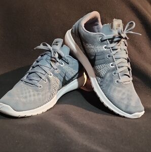Nike Men's Gray Sneakers